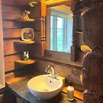 Дом отдыха Charming House In An Old Barn By The Lighthouse